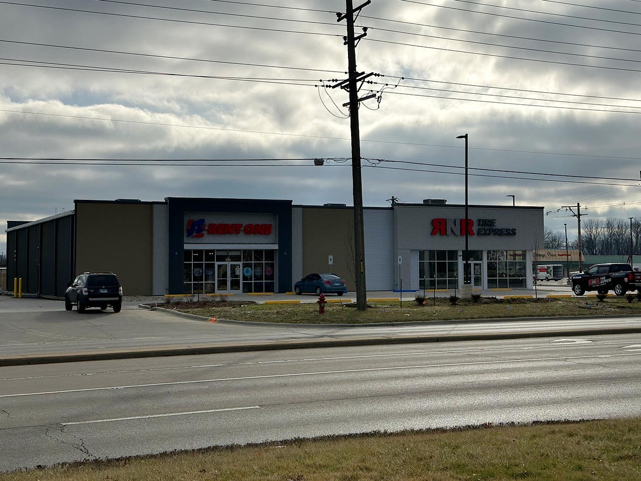 Rent One / RNR Tire, Decatur IL