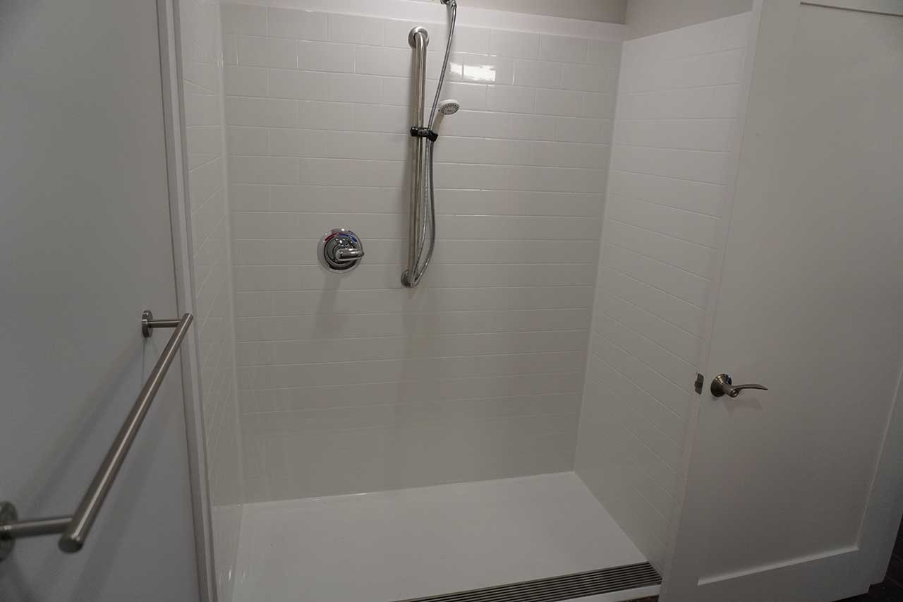 Standard unit, bathroom